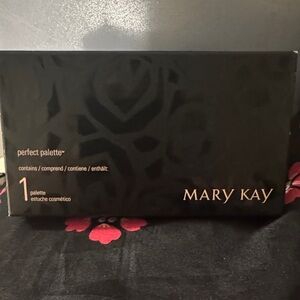 Mary Kay Perfect Palette - Elegant Black